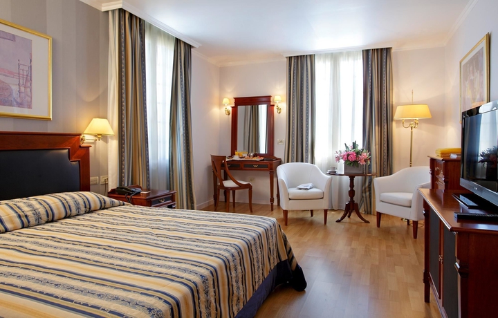 Imagen de la habitación del Hotel Theoxenia Palace. Foto 4