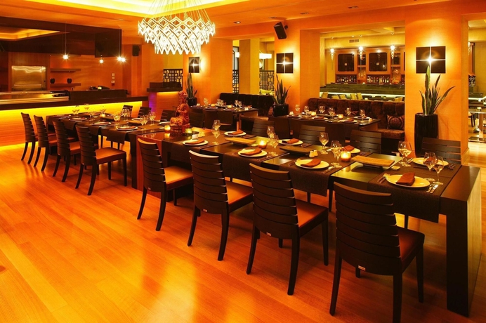 Imagen del bar/restaurante del Hotel Theoxenia Palace. Foto 2