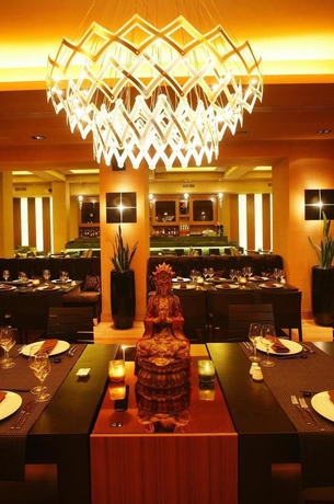 Imagen del bar/restaurante del Hotel Theoxenia Palace. Foto 3