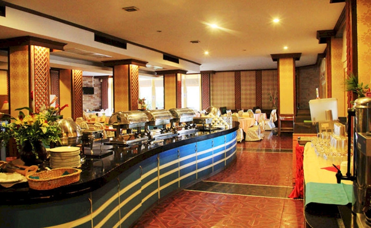 Imagen del bar/restaurante del Hotel Thepnakorn. Foto 3