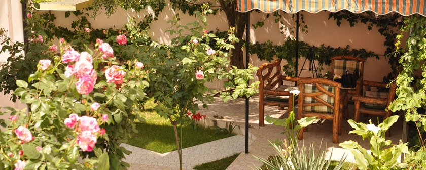 Imagen del bar/restaurante del Hotel Theranda. Foto 2