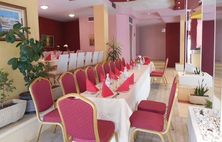 Imagen de los interiores del Hotel Theranda, Tirana. Foto 9