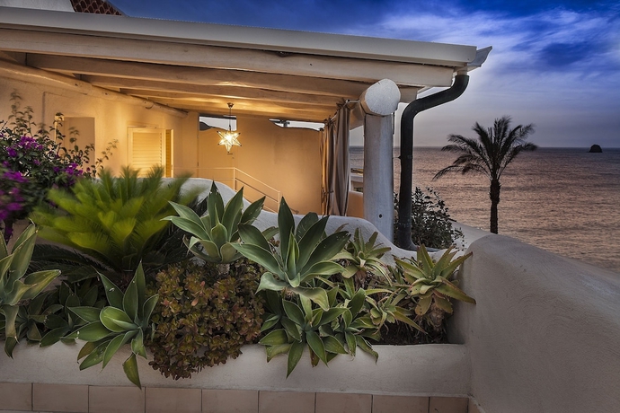 Imagen de la habitación del Hotel Therasia Resort Sea and Spa - The Leading Hotels Of The World. Foto 10