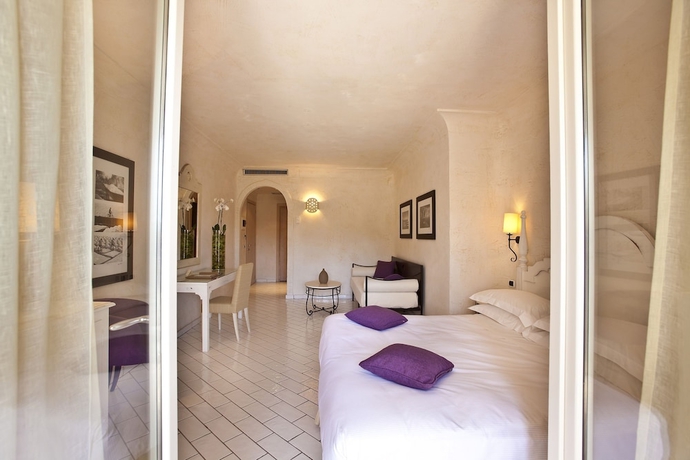 Imagen de la habitación del Hotel Therasia Resort Sea and Spa - The Leading Hotels Of The World. Foto 12