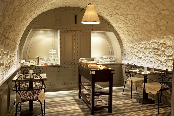 Imagen del bar/restaurante del Hotel Therese. Foto 2