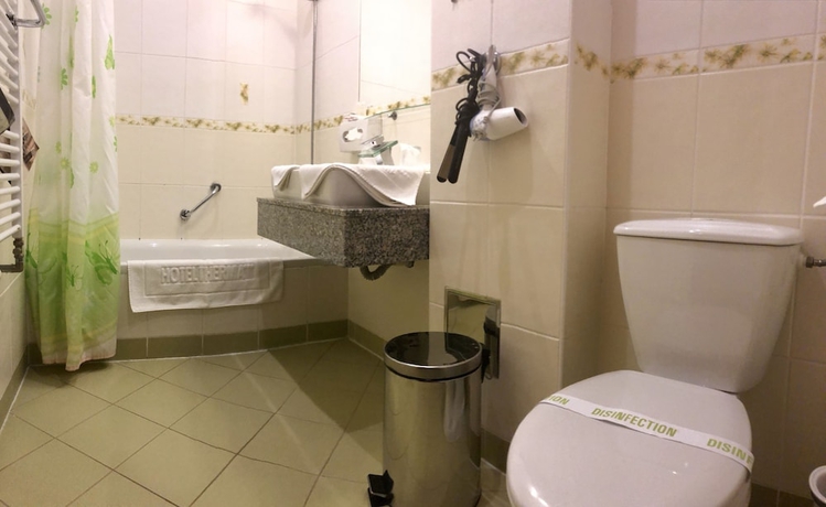 Imagen de la habitación del Hotel Therma. Foto 15