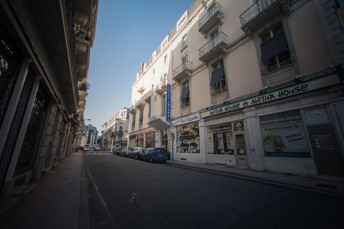 Imagen de los exteriores del Hotel Thermal, AIX LES BAINS. Foto 12