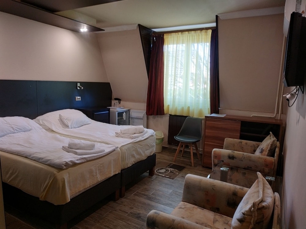 Imagen de la habitación del Hotel Thermal Panzi&oacute; S&aacute;rv&aacute;r. Foto 3