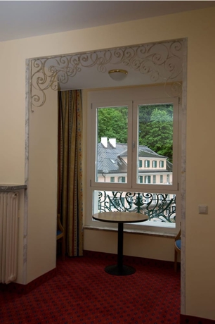 Imagen de la habitación del Hotel Thermal Resort Elisabethpark. Foto 4