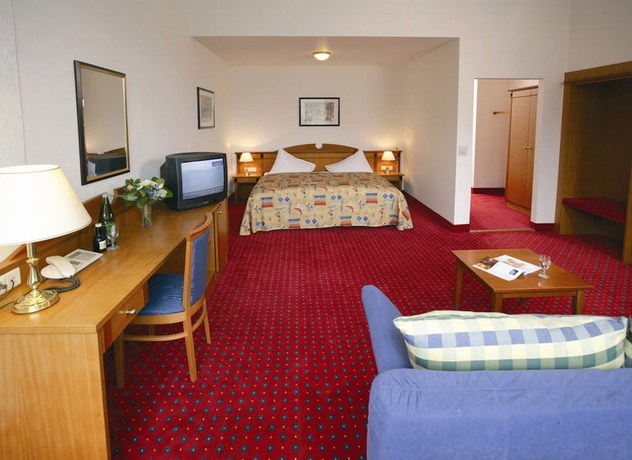 Imagen de la habitación del Hotel Thermal Resort Elisabethpark. Foto 13