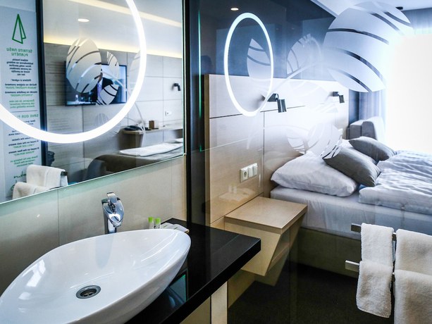 Imagen de la habitación del Hotel Thermal &Scaron;&Iacute;RAVA. Foto 12