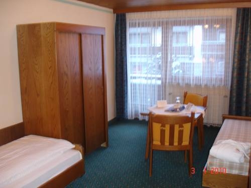 Imagen de la habitación del Hotel Thermal-Badhotel Kirchler. Foto 27