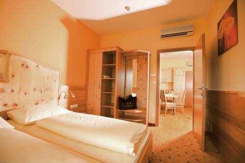 Imagen de la habitación del Hotel Thermenhotel Puchasplus. Foto 2