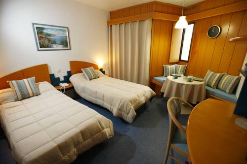 Imagen de la habitación del Hotel Thermotel. Foto 3