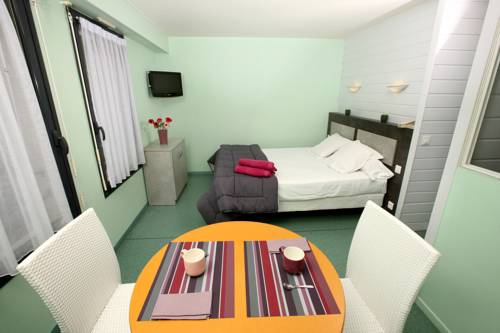 Imagen de la habitación del Hotel Thermotel. Foto 9