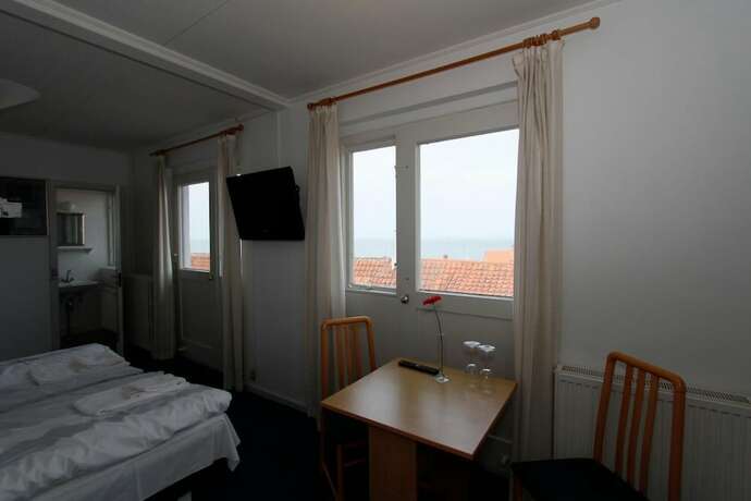 Imagen de la habitación del Hotel Therns. Foto 8