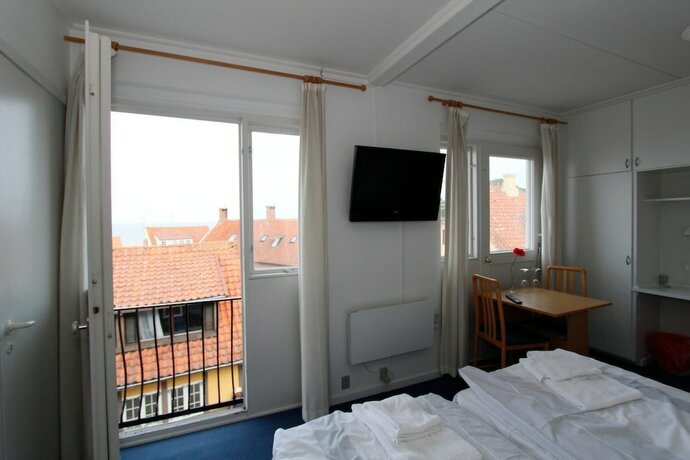 Imagen de la habitación del Hotel Therns. Foto 11