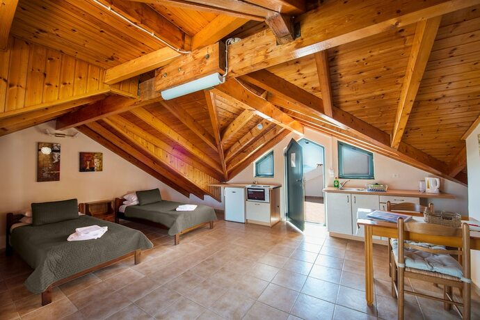 Imagen de la habitación del Hotel Theros Retreat. Foto 11
