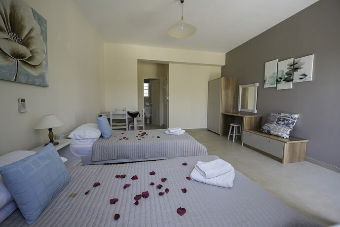 Imagen de la habitación del Hotel Theros Retreat. Foto 15