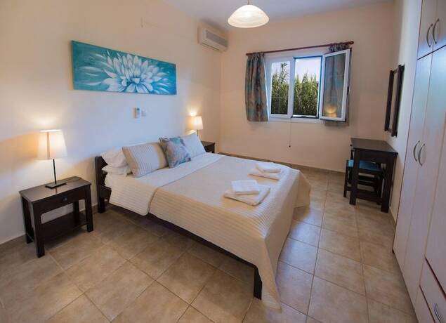 Imagen de la habitación del Hotel Theros Retreat. Foto 17