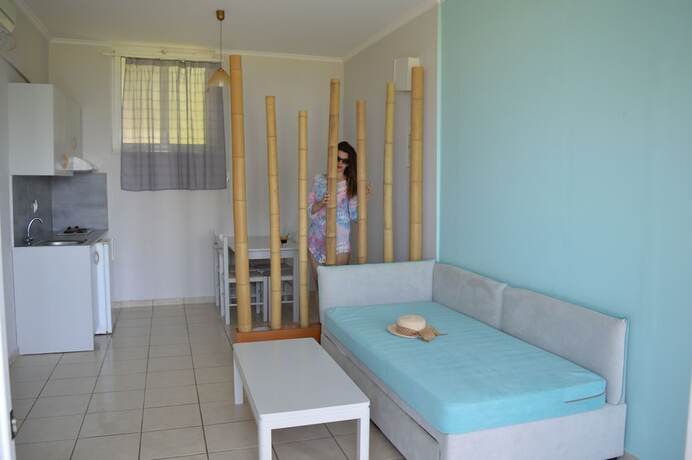 Imagen de la habitación del Hotel Thesmos Village. Foto 16