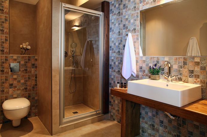 Imagen de la habitación del Hotel Theta. Foto 16