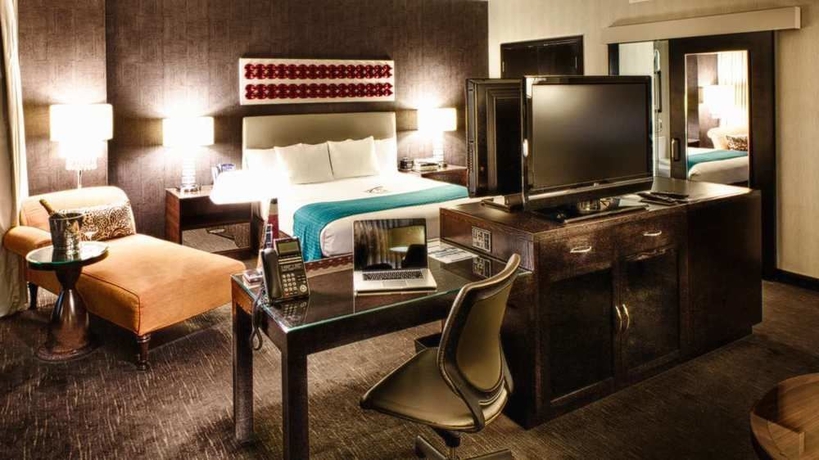 Imagen de los interiores del Hotel Thewit Chicago, A Hilton. Foto 13