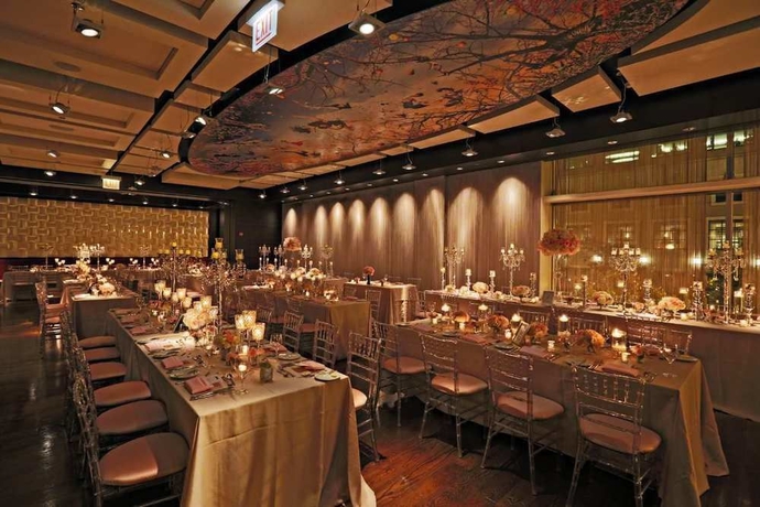 Imagen del bar/restaurante del Hotel Thewit Chicago, A Hilton. Foto 2