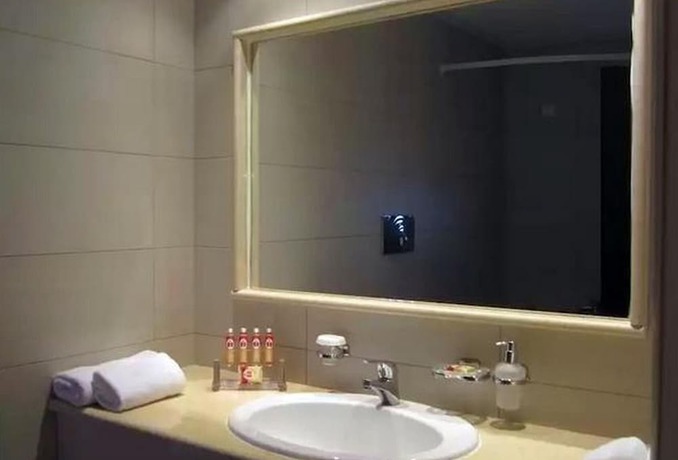 Imagen de la habitación del Hotel Thinalos Aparthotel. Foto 4