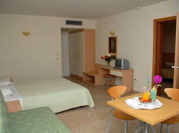 Imagen de la habitación del Hotel Thinalos Aparthotel. Foto 12