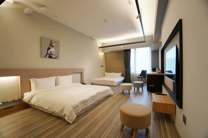 Imagen de la habitación del Hotel Thinker Hotel. Foto 6