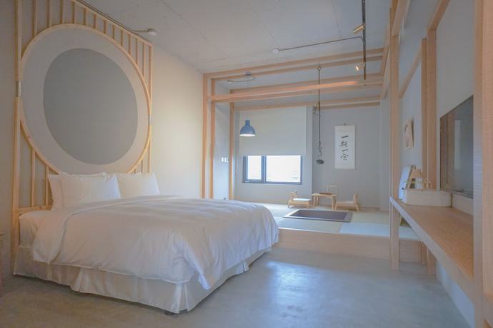 Imagen de la habitación del Hotel Thinker Hotel. Foto 17