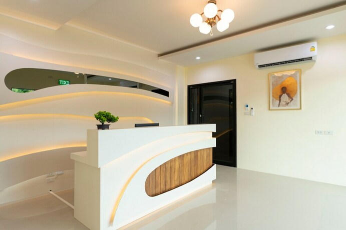 Imagen de los interiores del Hotel Thip Thip. Foto 36