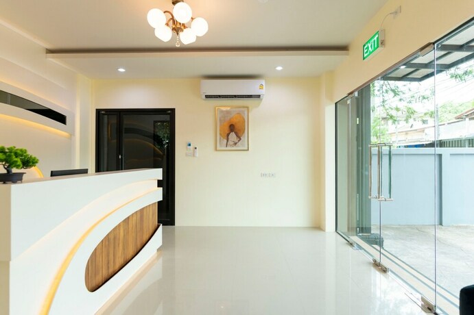 Imagen de los interiores del Hotel Thip Thip. Foto 38