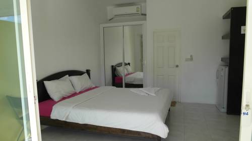 Imagen de la habitación del Hotel Thipburee Resort. Foto 4