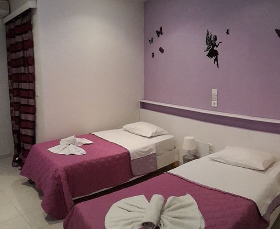 Imagen de la habitación del Hotel Thirasia. Foto 7