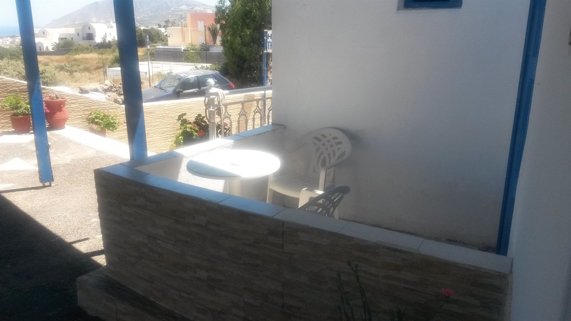 Imagen de la habitación del Hotel Thirasia. Foto 8