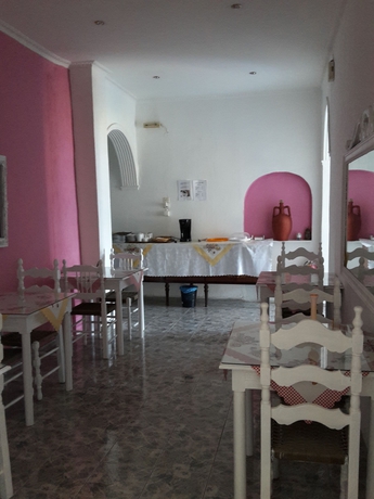 Imagen del bar/restaurante del Hotel Thirasia. Foto 6