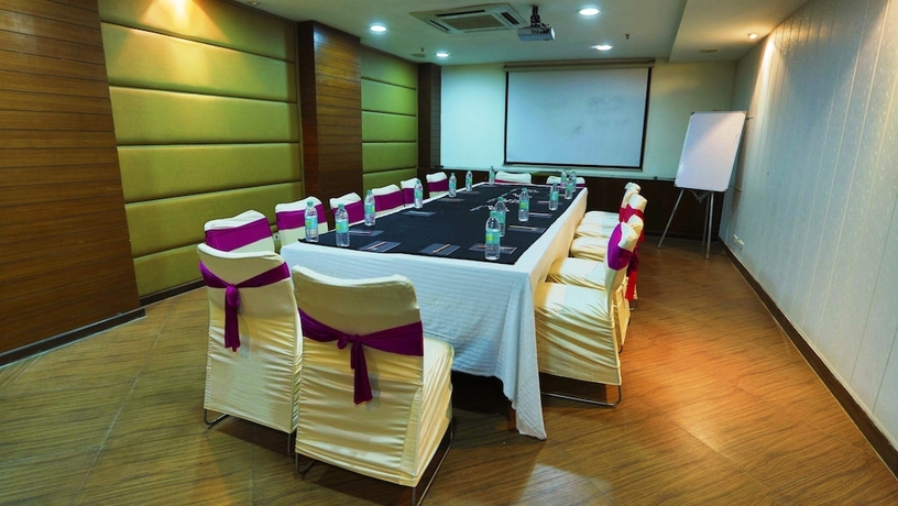 Imagen de los interiores del Hotel Thirty Three. Foto 16