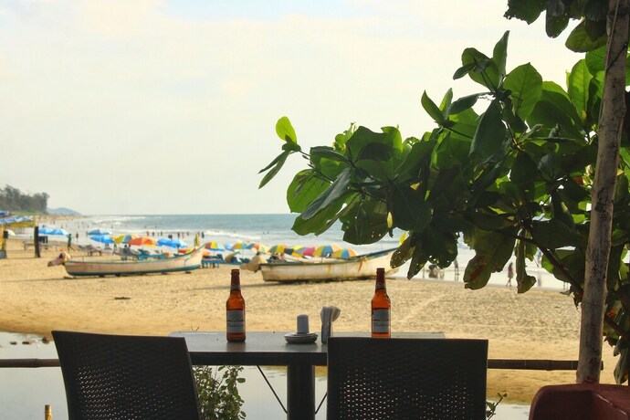 Imagen general del Hotel This Is It Beach Front Restobar. Foto 6