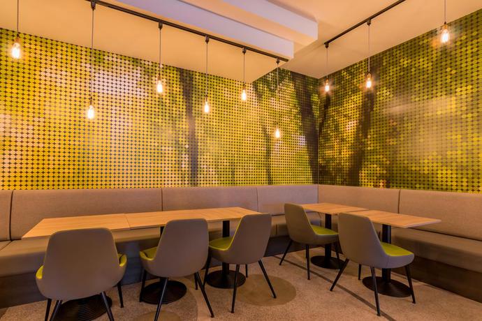 Imagen del bar/restaurante del Hotel Thistle Express London Luton. Foto 2