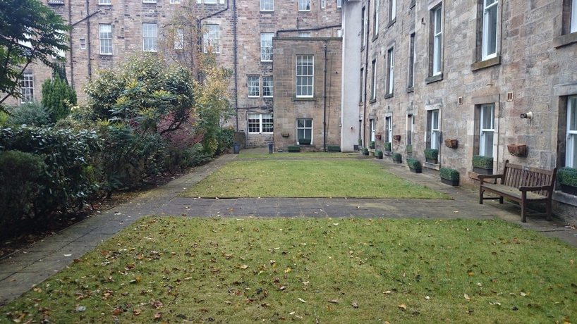 Imagen general del Hotel Thistle Suites Royal Garden. Foto 1