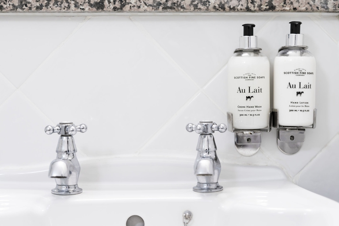 Imagen de la habitación del Hotel Thistle Suites Royal Garden. Foto 8