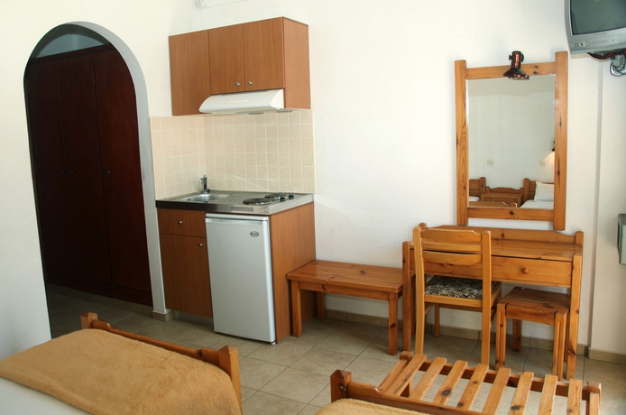 Imagen de la habitación del Hotel Thisvi. Foto 9