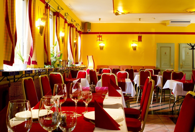 Imagen del bar/restaurante del Hotel Thomas Budapest. Foto 6