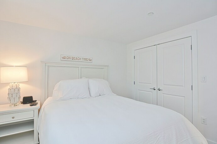 Imagen general del Hotel Thomas Sea Suites. Foto 9