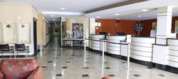 Imagen de los interiores del Hotel Thomasi Londrina. Foto 9