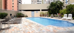 Imagen de la piscina del Hotel Thomasi Londrina. Foto 14