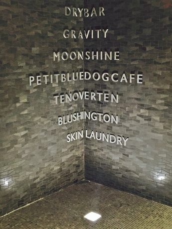 Imagen de la piscina del Hotel Thompson Central Park - New York. Foto 15