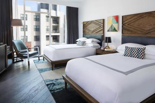 Imagen de la habitación del Hotel Thompson Nashville. Foto 3